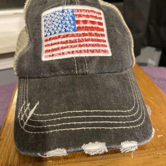 American Flag Patriotic‎ Hat Trucker SnapBack Cap One Size Black Distressed - Picture 2 of 9